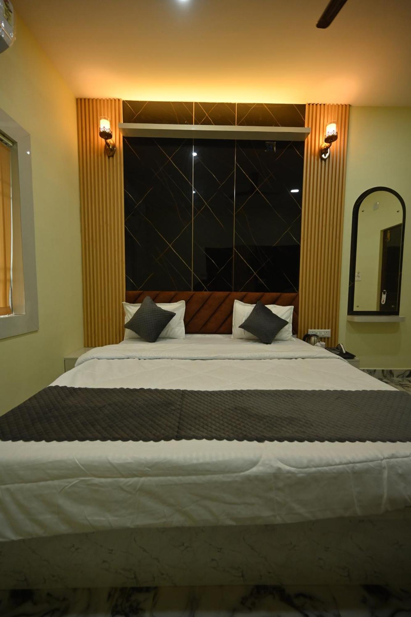 The Vintage Plaza Hotell Baripada Exteriör bild